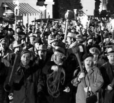 Farmers outside IFA HQ last night