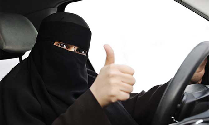 saudi-woman-driving