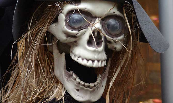 Halloween-skeleton