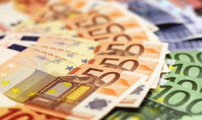 Euro banknotes