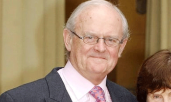 Bruce Arnold